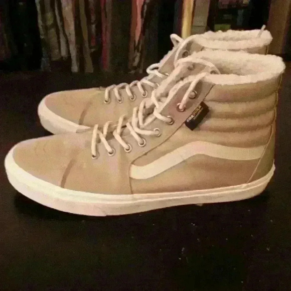 Vans sherpa lined coredura, tan Sk8hi sneakers - Picture 1 of 4